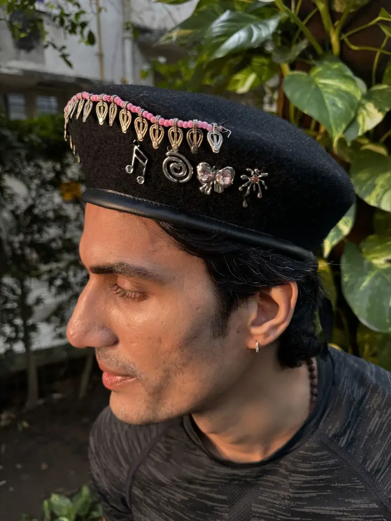Pardesi Beret-Charms (Black)