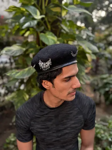 Pardesi Beret-Pendants (Black)